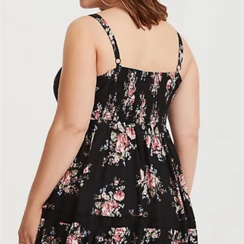 Torrid EUC Black Floral Challis MIDI Dress with Lace Crochet insets - Picture 3 of 7